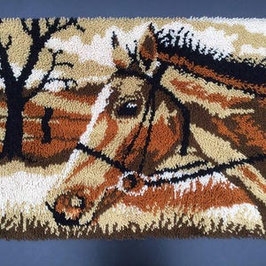 Tapete Rya escandinavo vintage - Tapete de lã dinamarquês com desenho de cavalo, tapeçaria de parede, Tapete Rya dinamarquês de meados do século - Tapeçaria de parede de lã