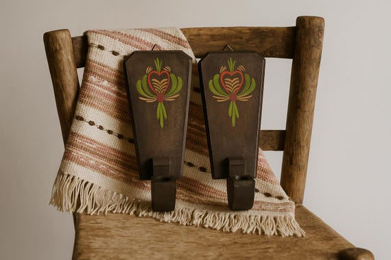 Vintage Swedish Allmoge Candle Holders – Hand-Painted Scandinavian Folk Art Wall Sconces – Rustic Nordic Wall Decor – Pair