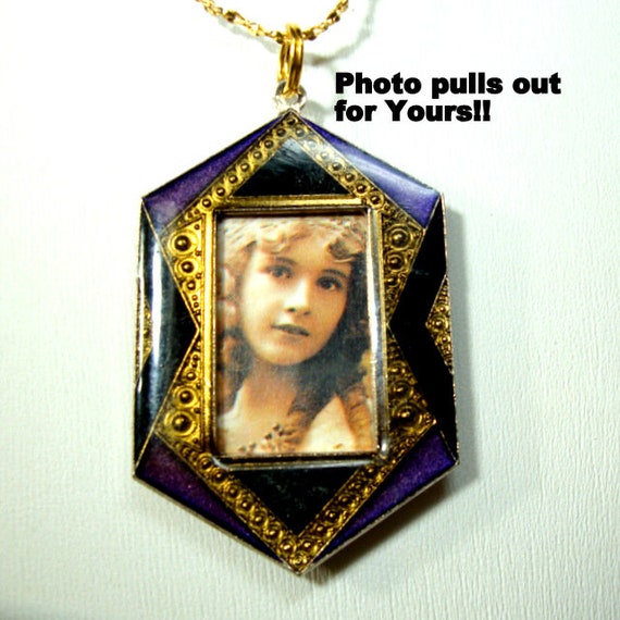 ART DECO Guilloche Photo Pendant by REO on Goldto… - image 2