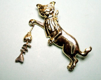 CAT w Fish Dinner Pin,  AJC Signed Brooch, American Jewelry Chain Co., 1980s SHINY Silvertone Metal, Napkin Bib & Eaten Fish Dangle