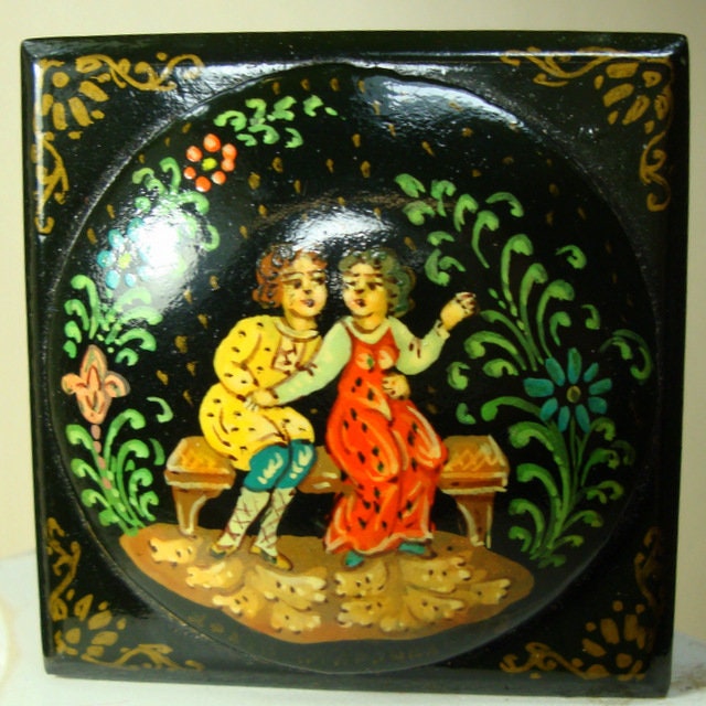洋書 Russian Lacquered Miniatures Lacquer Miniatures - Fedoskino