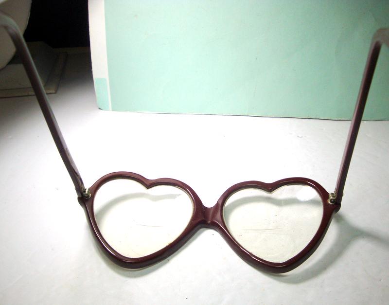 Retired SANFORD HUTTON Colors in Optics Eyeglasses: Heart  display picture 2