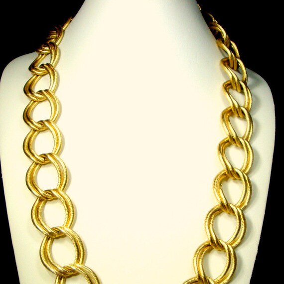 28" Bold Goldtone Double Link Chain, Ligtweight, … - image 5