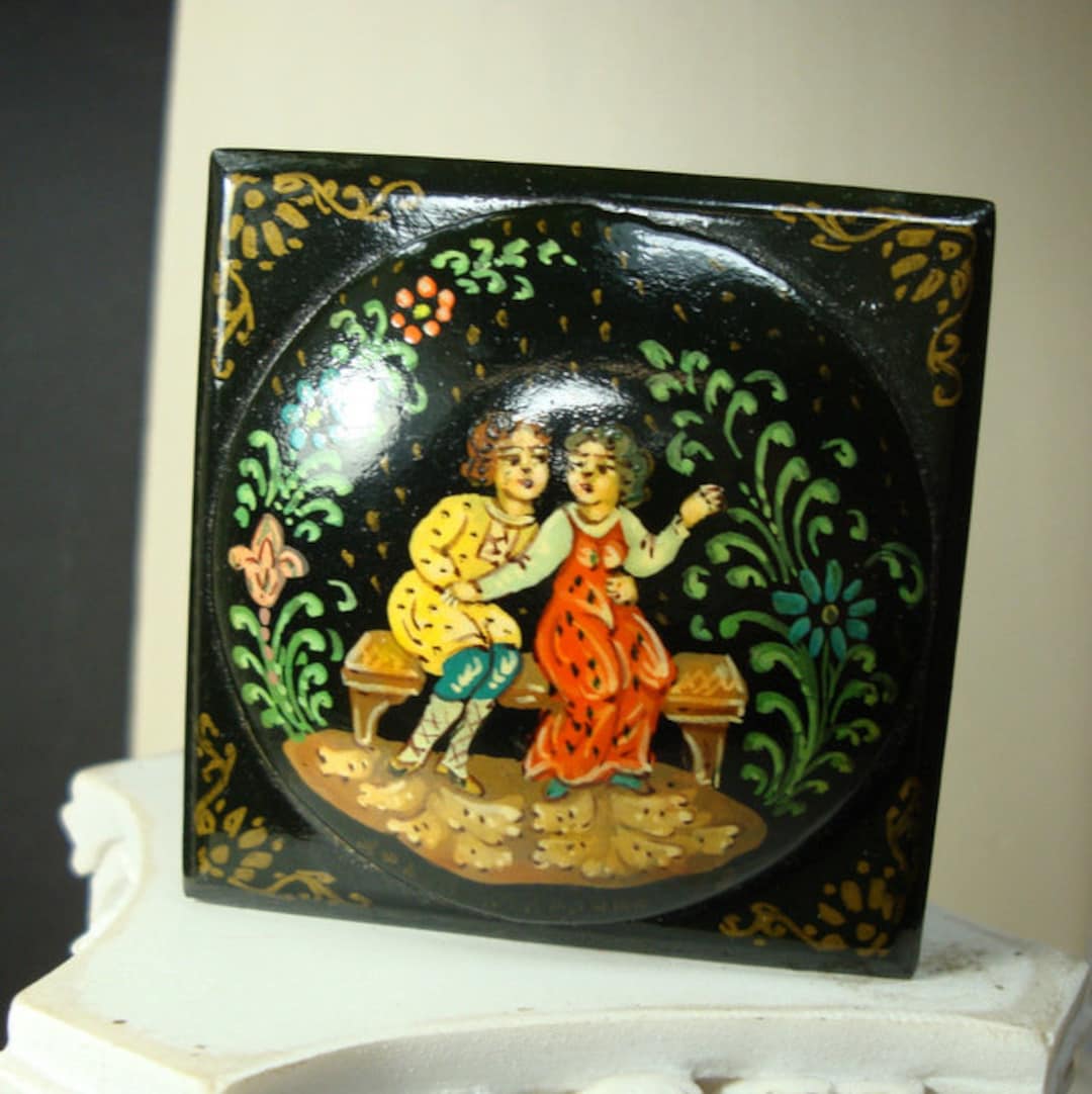 洋書 Russian Lacquered Miniatures Vintage Russian Lacquer Box, Miniature Hand Painted Box