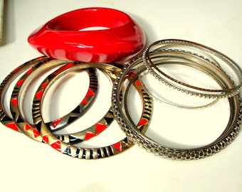 BANGLE LOT, 3 Striking Black, Red Enamel On Silver, Big Asymmetrical Reddish Resin &  5 Vintage Asst. Metal Skinny Bracelets