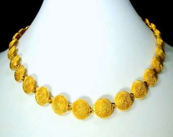 Gold Circles LINK Necklace, 1980s GLAM Geometric Gold Rope Design, Shiny and Looks Immaculate