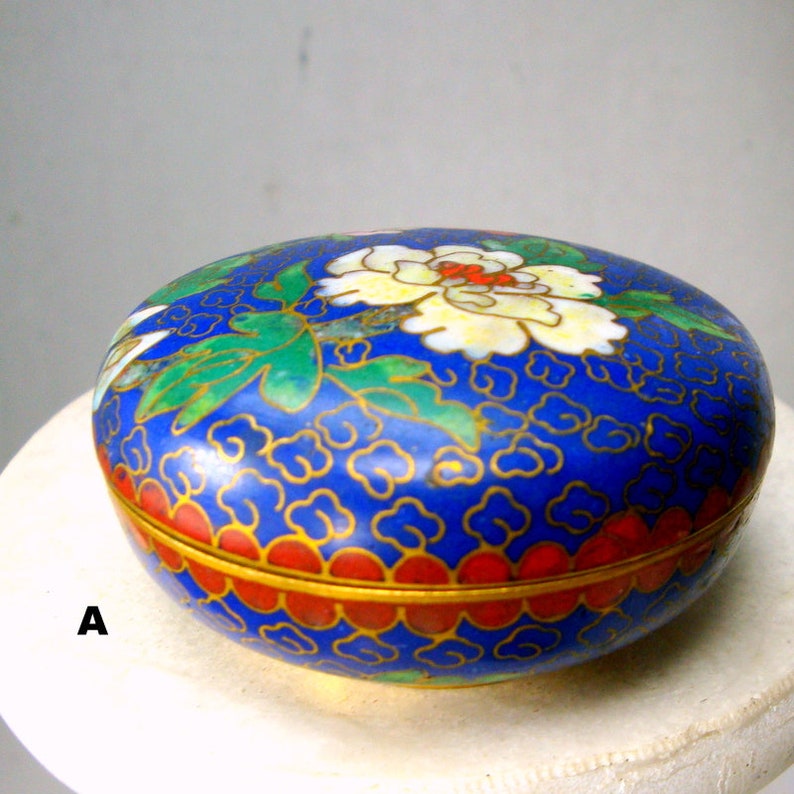 Green /& Gold Floral Cobalt Style A Chinese 1980s Vintage PEONY Enamel Stash 2 Part Box Cloisonne Box Pink Small Dresser Box Blue