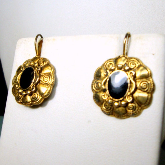 Victorian Goldtone Wire Earrings with Black Ename… - image 5