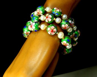 GORGEOUS Green Cloisonne Bead Bracelet with White Pearls & Goldtone Links, Oh LA LA, What A Beauty!!!! 3 Full Strands