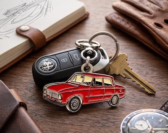 Alfa Romeo Giulia Classic Car Keychain, Enamel Metal, Collectible, Gift for Car Lovers and Collectors.