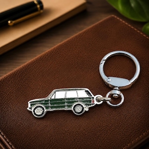 レンジローバー クラシックカー キーホルダー、エナメルメタル製、コレクターズアイテム、車好きやコレクターへのギフト。