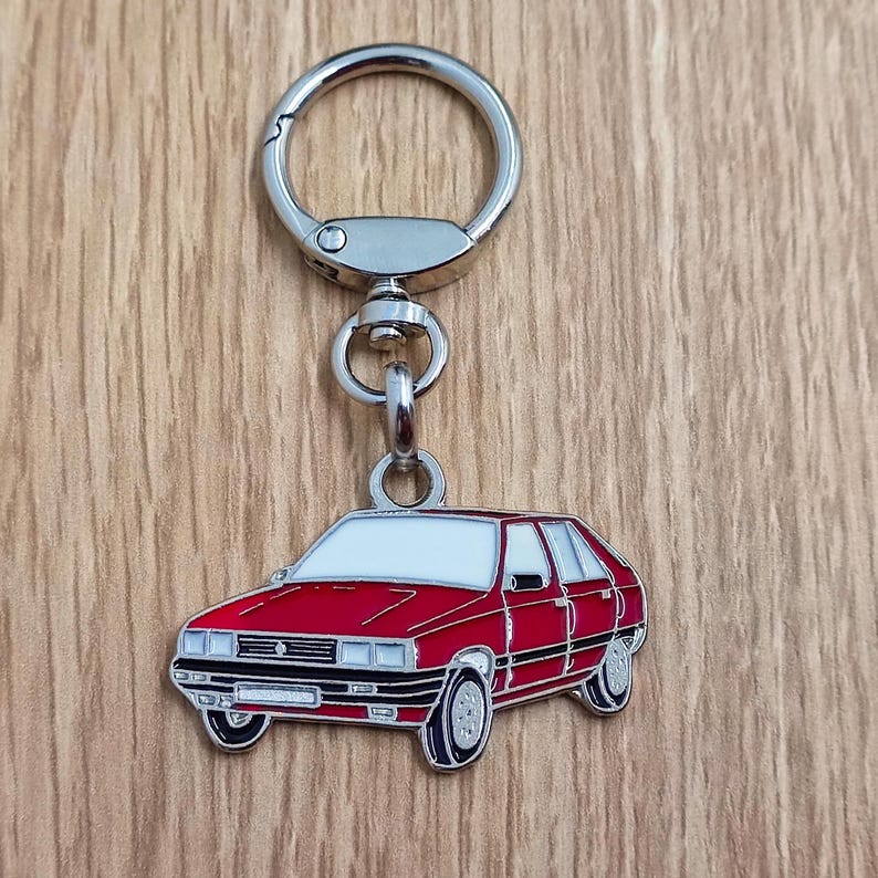 Car R-11 Red , Keychain, Classic Car Pendant, Metal Enamel Keychain ...