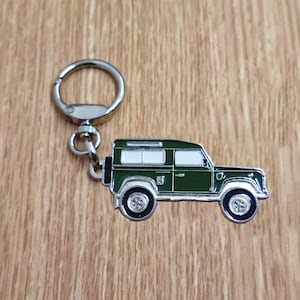 Land Rover Defender Keychain, Classic Car Pendant, Metal Enamel Keychain, Retro Automotive Collectable Keychain Gift, Car Gift Keychain