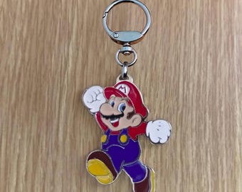 Mario Metal Keychain, Color Enamel Keyring, Cartoon boy Keychain Gift, Retro Classic Flat Lightweight Metallic Keychain
