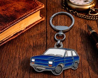 Fiat 126 Classic Car Keychain, Enamel Metal, Collectible, Gift for Car Lovers and Collectors.