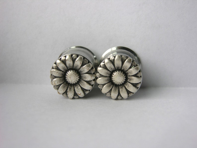 Silver Daisy Plugs 1/2 3/4 12mm 19mm image 1