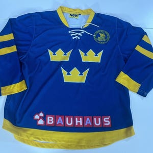Neh Sweden National Hockey team jersey medium /  Large mens 130/140