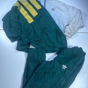 Vintage Adidas shell full track suit uk 38/40 USA medium