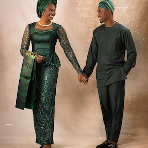 Handgemaakte Afrikaanse trouwoutfit: korsetjurk en Agbada-kanten set