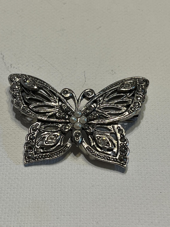 Vintage　AVON　butterfly rhinestone　brooch Vintage AVON Rhinestone and Enamel Butterfly Brooch, 1980s