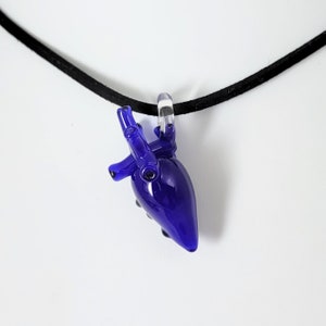 Ciondolo cuore in vetro anatomico blu - Glass by Patrice