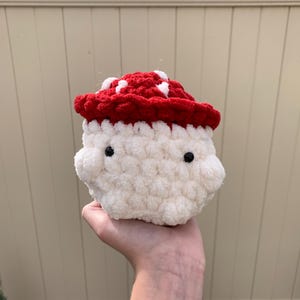 Crochet mushroom boi, amigurumi