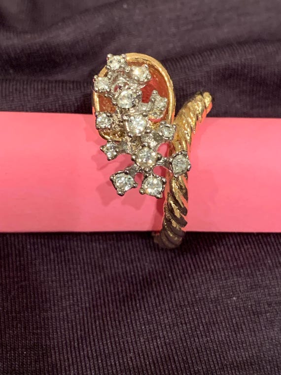 Rhinestone Cornucopia Ring: Gold Toned Statement … - image 5