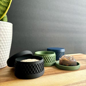 Honeycomb Solid Shampoo Bar Travel Case: Matte Finish Biodegradable Plastic