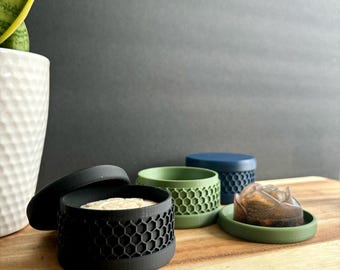 Honeycomb Solid Shampoo Bar Travel Case: Matte Finish Biodegradable Plastic