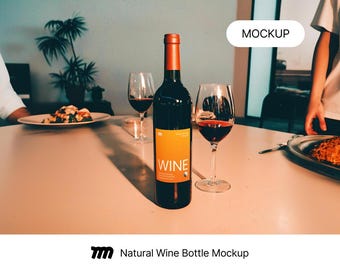 Natürliches Abendessen Weinflasche Verpackung Mockup für Branding | Hochauflösende 4000 px PSD | Realistische Wein Flasche | PSD Smart Ebenen