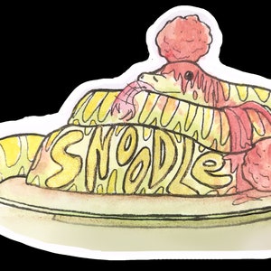 Peut inclure: Illustration à l'aquarelle d'une assiette de nourriture avec le mot "SNOODLE" en lettres jaunes. La nourriture ressemble à un serpent avec de la sauce rouge et des boulettes de viande. Le serpent est jaune avec des marques marron.