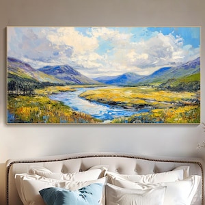 Pintura al óleo de río de montaña sobre lienzo, paisaje natural soleado, arte de pared texturizado, moderno cielo azul, flores silvestres de primavera, pintura, decoración de sala de estar