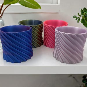 Pot décoratif en spirale