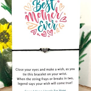 Braccialetto con cuore dei desideri per la mamma, cordino sottile, piccolo ciondolo alla caviglia per la mamma boho hippie, biglietto carino per la mamma futura.
