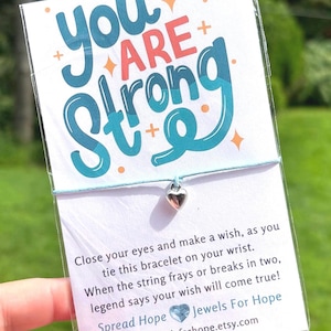 Pulsera de deseos inspiradora, dije de corazón, bonita tarjeta con cita inspiradora, pequeño regalo para ella, eres una cuidadora fuerte y alentadora.