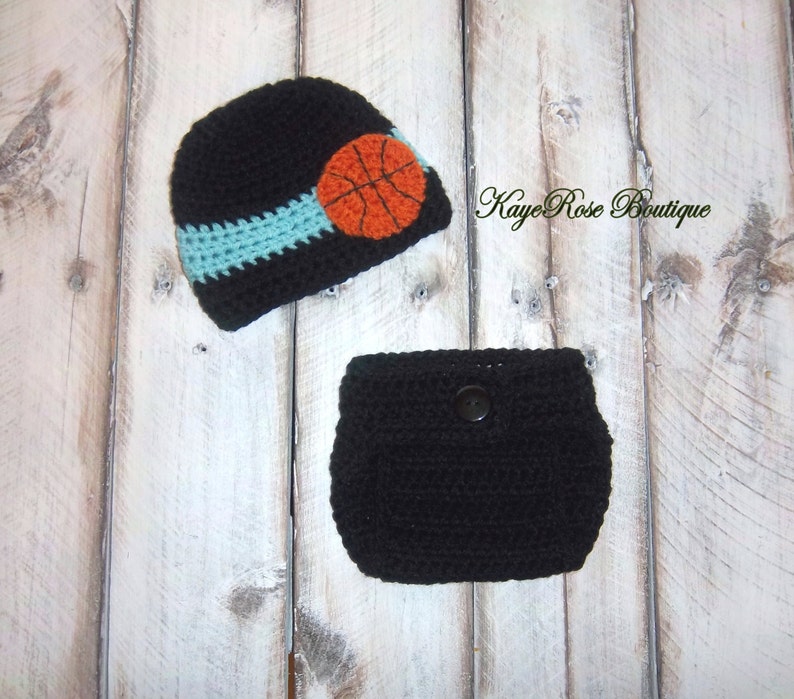 Newborn Baby Boy Crochet Basketball Hat and Diaper Cover Set Black and Teal Stripe Bild 1