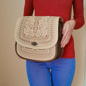 Beige large genuine leather bag, shoulder bag, crossbody bag, embossed leather large purse, gift from Ukraine