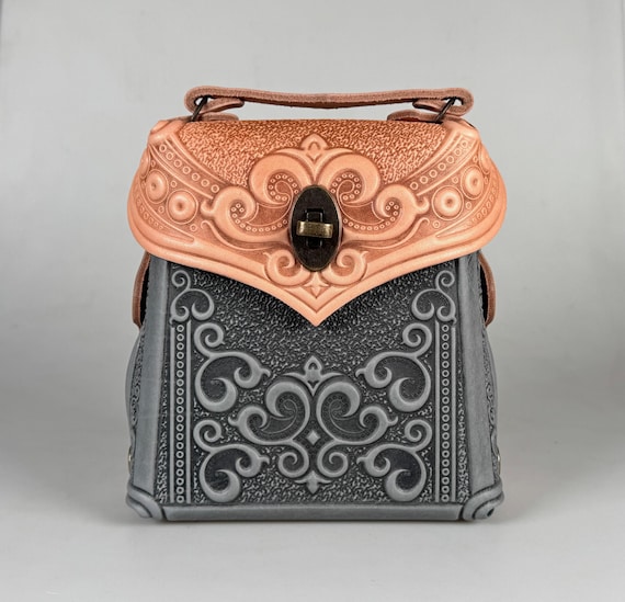 Mochila de piel auténtica en gris polvoriento, pequeña mochila