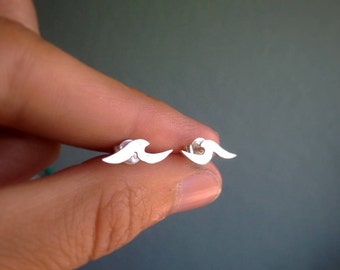 Orecchini Wave, orecchini a bottone Wave in argento, gioielli Wave, orecchini da matrimonio in spiaggia, orecchini da surf, orecchini da spiaggia - Collezione Wave