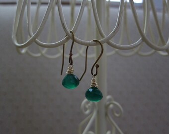Kelly Green Chalcedony Briolette Earrings