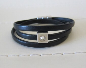 Black Flat Leather Triple Wrap Bracelet w/ Rhinestone