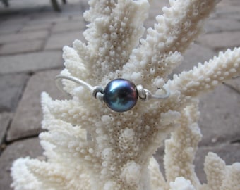 Peacock Pearl and White Leather Choker Necklace