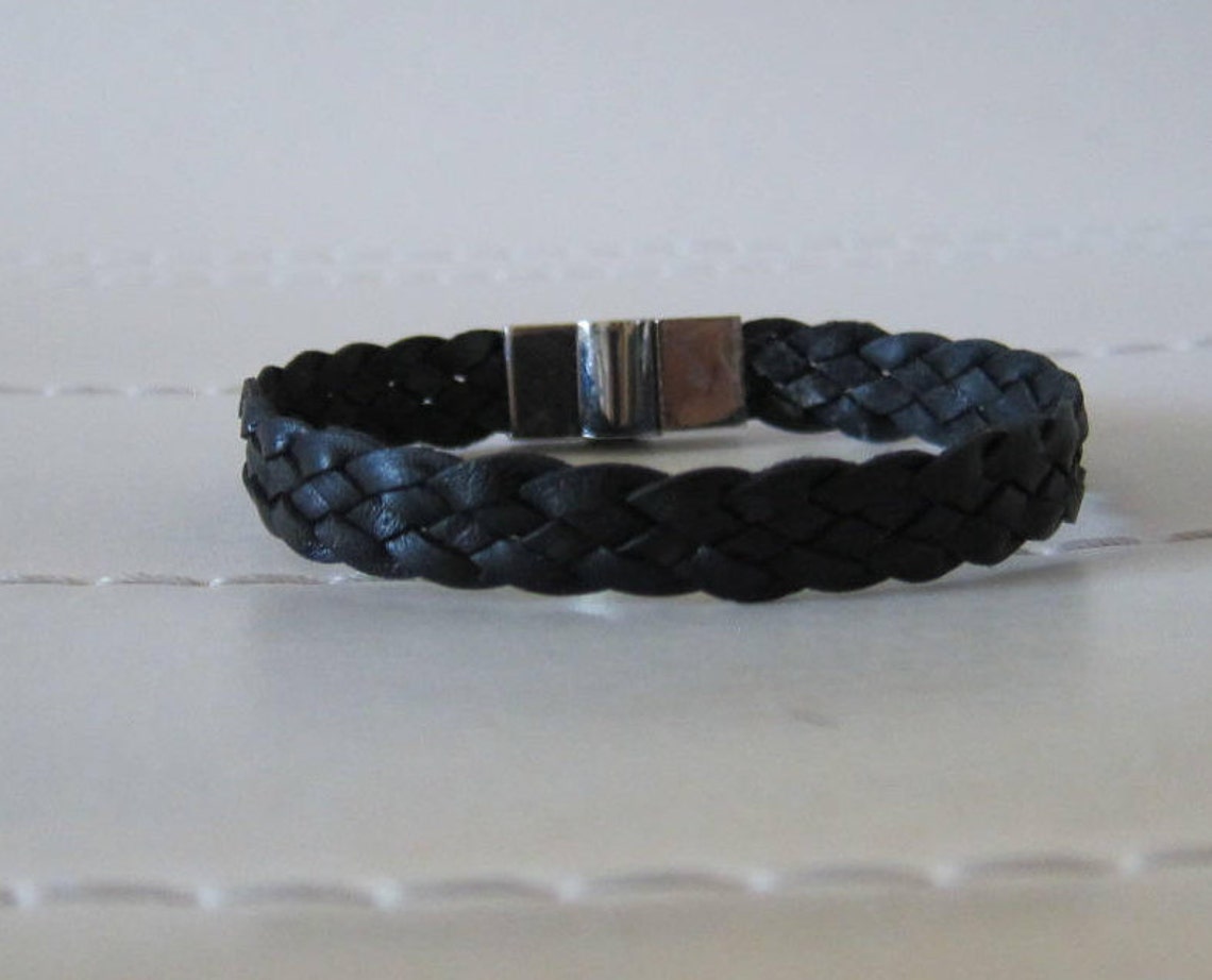 Leather Diva Black 10mm Braided Leather Bolo Bracelet With Magnetic Clasp – Men's