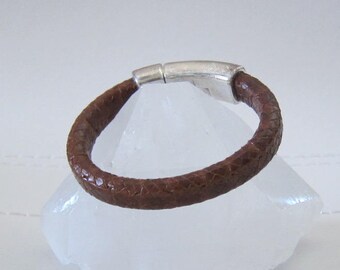 Pelle di serpente marrone liquirizia Bracciale in pelle con chiusura magnetica