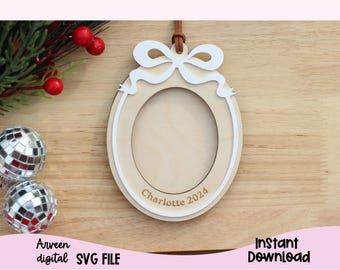 Family Photo Ornament Frame SVG, Christmas Family Photo Frame SVG, Bow Photo Ornament