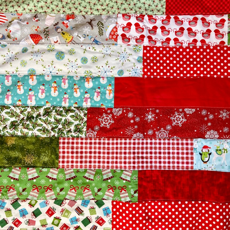 Modern Christmas Patchwork Quilt. Large Throw Blanket for Holidays Ready to Ship. Cozy Blanket, Traditional Twin Size Quilt or Bed Spreads. image 4