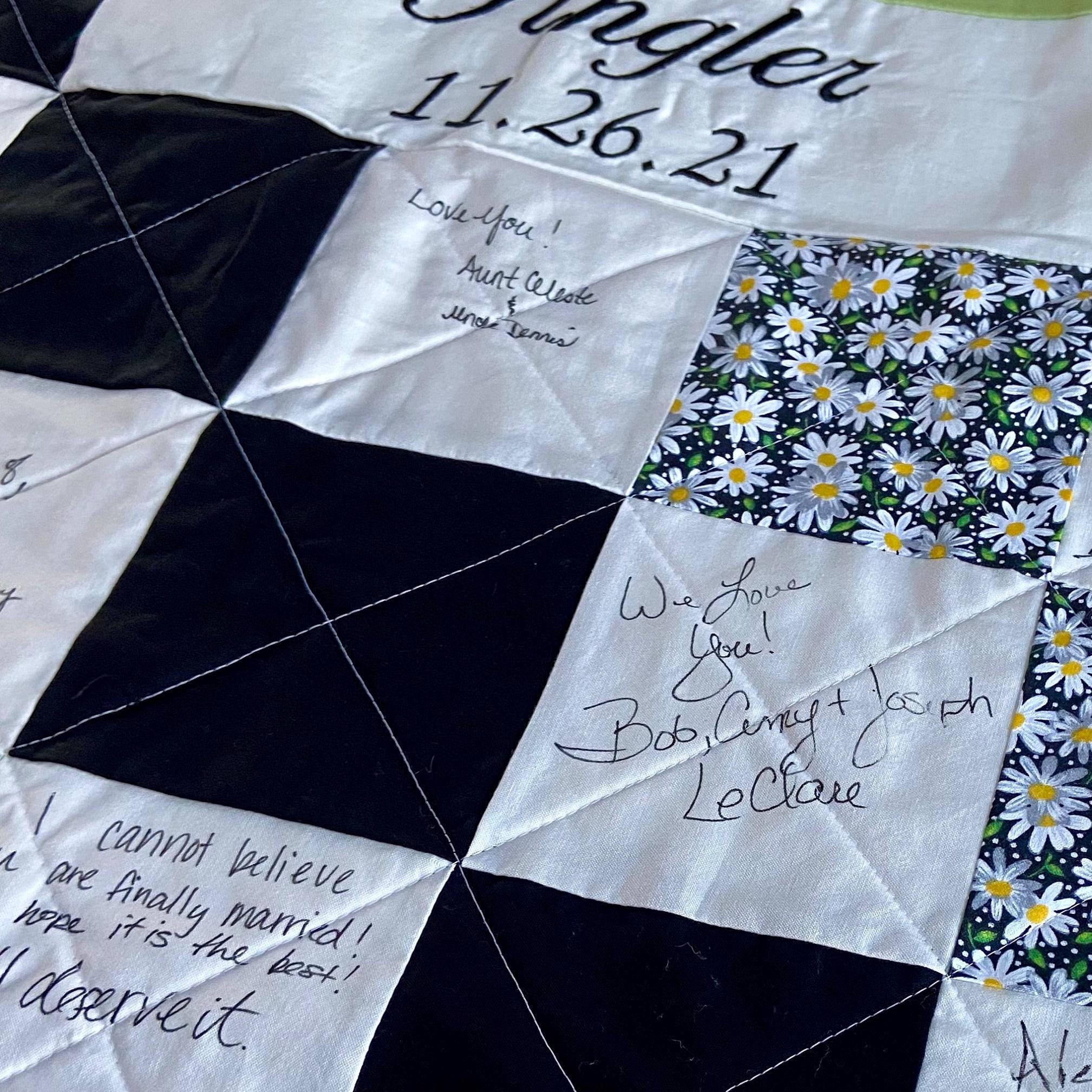 Quilt Guest Book for Wedding Messages in Black and White Personalized with Embroidery. Signature Guest book Quilt Kit for Anniversary Gift.