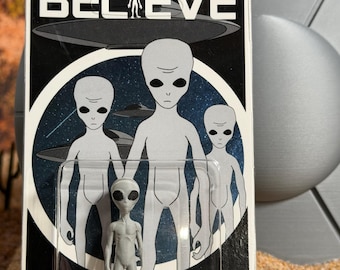 Believe Alien UFO Abduction Miniature Figure: Cryptid Craftwork