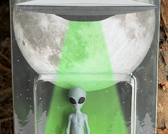 Figurine miniature enlèvement d'un extraterrestre gris 5 cm, édition OVNI Believe - Cryptid Craftwork