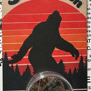 Pocket Sasquatch op maat gekaarde minifiguur 3" x 5" Bigfoot, Yeti, Cryptid Knutselen